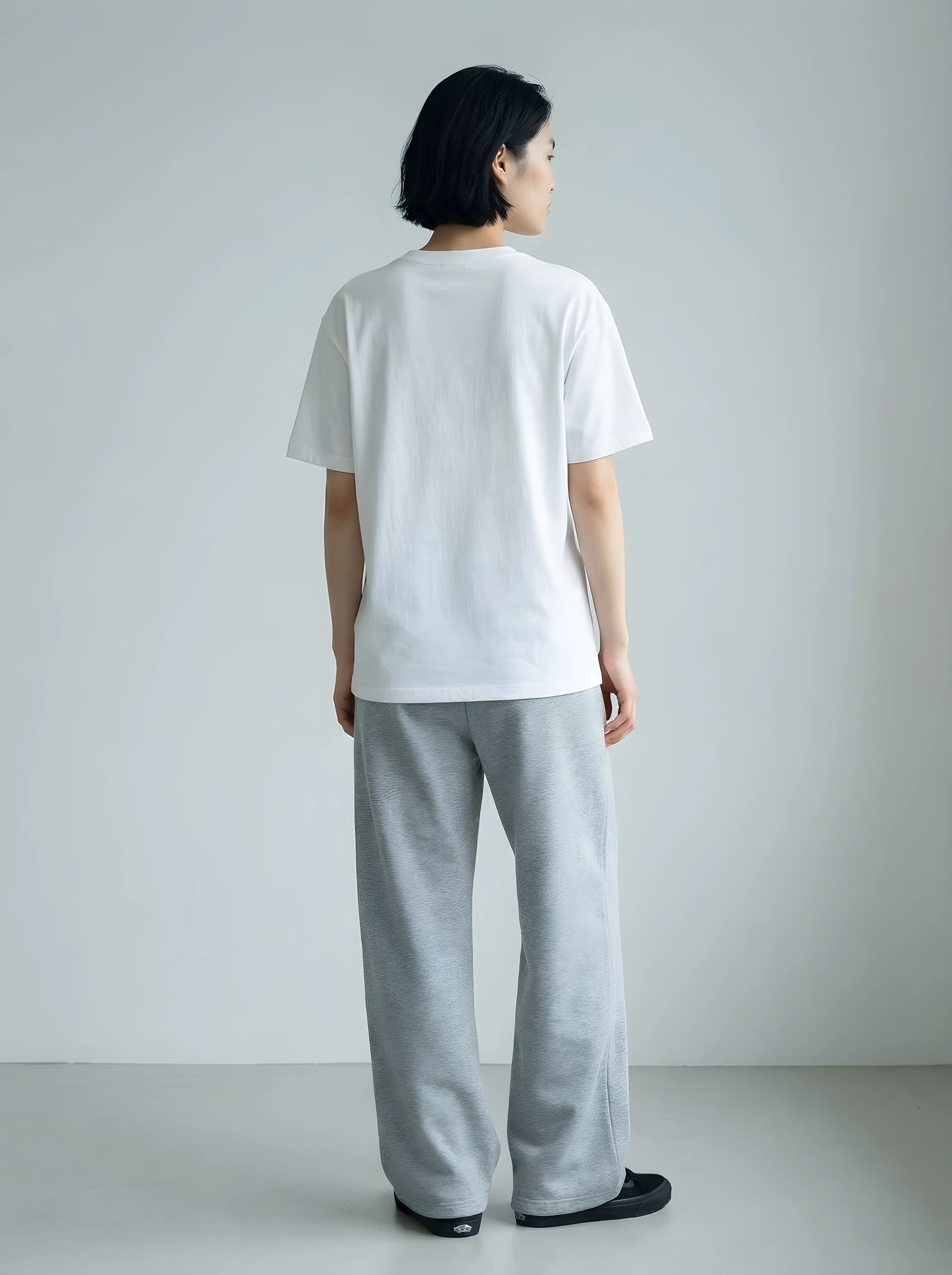레귤러핏 착용샷 뒷면